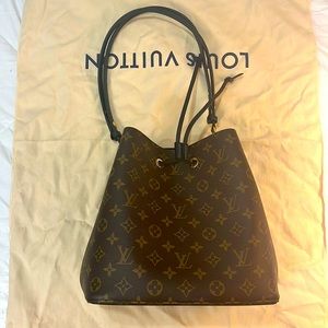 Louis Vuitton NEONOE black
